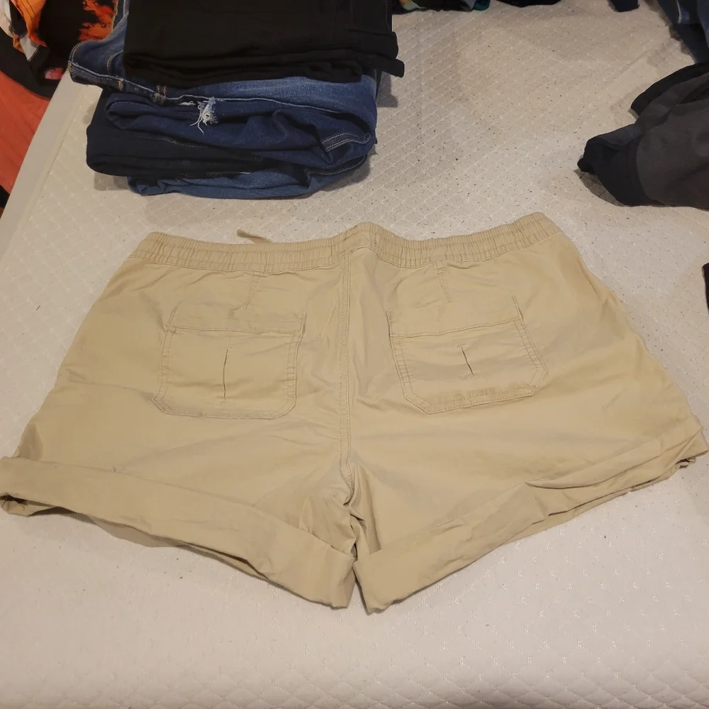 Shorts - Picture 2 of 2